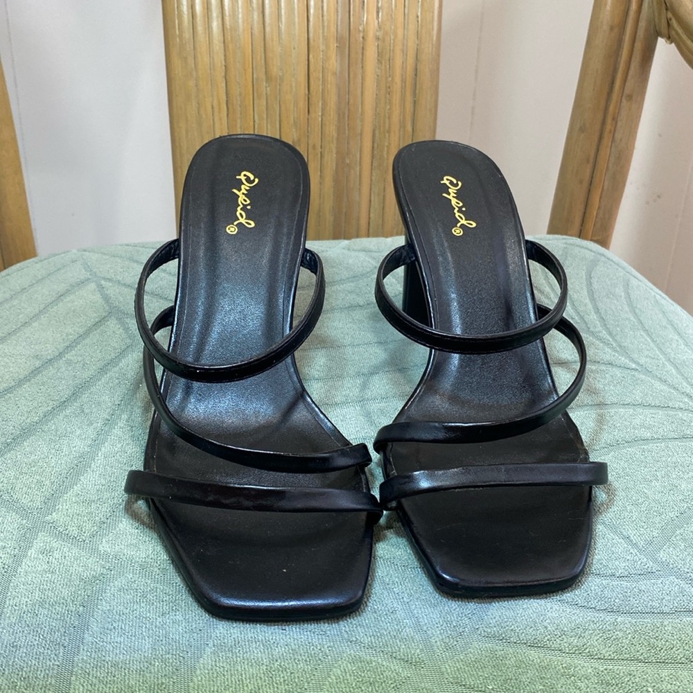 Qupid black heel. Size US7. Great Condition.